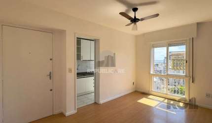 APARTAMENTO 1 DORMITÓRIO EM ANDAR ALTO COM VISTA PARA GUAÍBA NO CENTRO HISTÓRICO