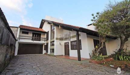 Casa para Venda - 320m², 4 dormitórios, sendo 1 suites, 3 vagas - Cavalhada