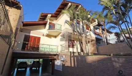 Casa para Venda - 445.52m², 4 dormitórios, sendo 4 suites, 4 vagas - Teresópolis
