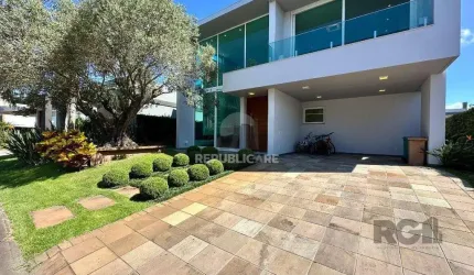 SOBRADO BEIRA LAGO À VENDA NO CONDOMÍNIO MALIBU