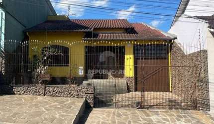 Casa 3 dormitórios, 2 vagas, Bairro Princesa Izabel