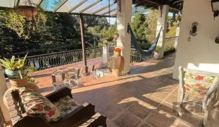 Casa 5 dormitórios à venda Centro Gramado/RS