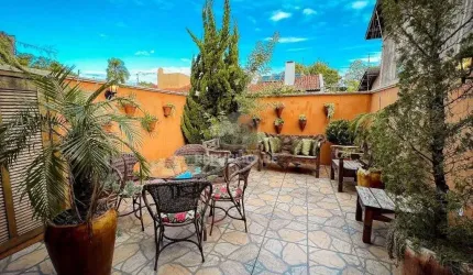 Excelente casa a venda no bairro Tristeza, para o lado do Rio!