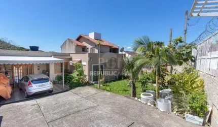 Casa para Venda - 370m², 4 dormitórios, sendo 1 suites, 6 vagas - Lomba do Pinhe