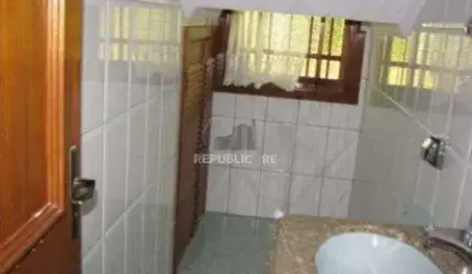 Casa para Venda - 369m², 3 dormitórios, sendo 2 suites, 2 vagas - Cavalhada
