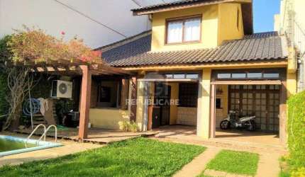 Casa para Venda - 219m², 3 dormitórios, sendo 1 suites, 4 vagas - Menino Deus