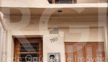 Casa para Venda - 64m², 2 dormitórios, Menino Deus