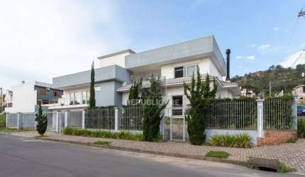 Casa para Venda - 377m², 4 dormitórios, sendo 3 suites, 3 vagas - Guarujá