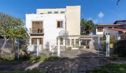 Casa para Venda - 380m², 4 dormitórios, sendo 1 suites, 4 vagas - Vila Assunção