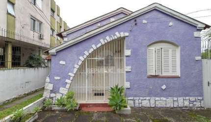 Casa para Venda - 0.01m², 5 dormitórios, 10 vagas - Petrópolis