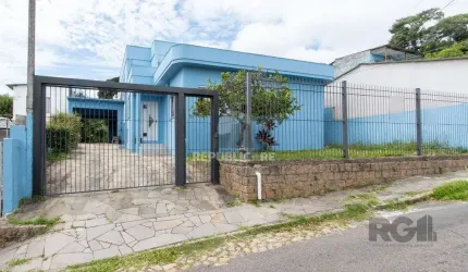 Casa, 5 dormitórios, sendo 1 suíte, 312m² privativos, 8 vagas - Bairro Vila Nova