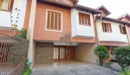 Casa para Venda - 233.34m², 3 dormitórios, sendo 1 suites, 4 vagas - Tristeza
