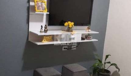Casa para Venda - 80m², 2 dormitórios, 4 vagas - Lami