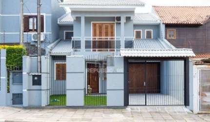 Casa para Venda - 247m², 3 dormitórios, sendo 1 suites, 4 vagas - Vila Nova