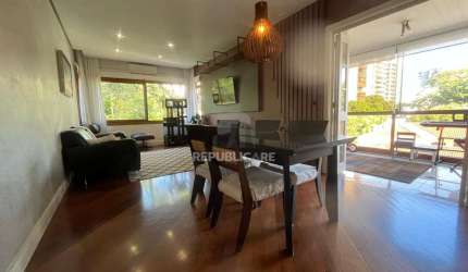 Cobertura no Moinhos de Vento  290m², 3 dormitórios, 3 vagas e piscina