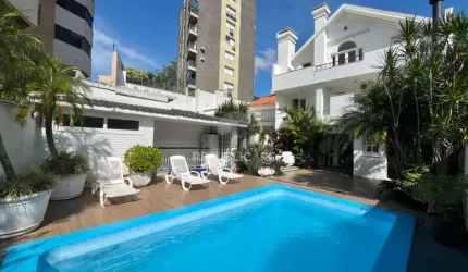 Casa de alto padrão à venda Menino Deus