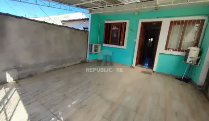 Casa no bairro Hípica - 2 dormitórios