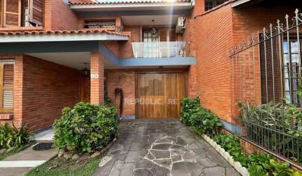 Casa com piscina a venda em Ipanema