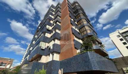 Apartamento 3 quartos, suíte, sacada, lareira, churrasqueira, 2 vagas de garagem