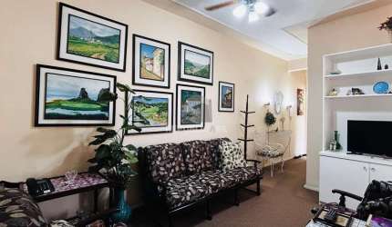 Apartamento 2 Dormitórios de Frente e com sacada