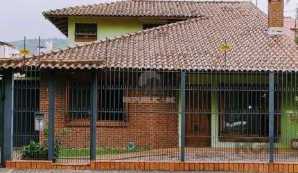 Casa de 3 dormitórios e 2 suítes no Bairro Partenon