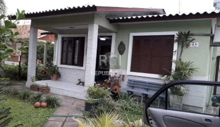 Casa para Venda - 124.3m², 3 dormitórios, 2 vagas - Centro
