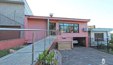 Casa para Venda - 500m², 5 dormitórios, sendo 2 suites, 5 vagas - Menino Deus