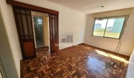 Apartamento no Passo D'areia de 2 dormitórios e vaga desocupado