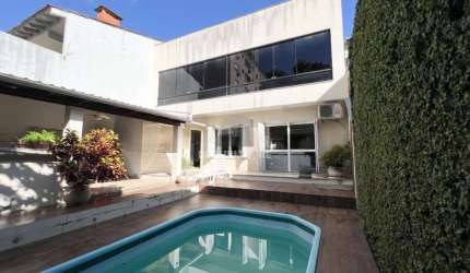 Casa com 3 quartos bairro Passo da Areia!