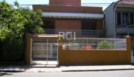 Casa para Venda - 524.96m², 5 dormitórios, sendo 1 suites, 6 vagas - Medianeira