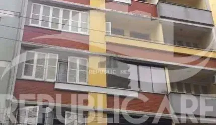 APARTAMENTO DE 1 DORMITÓRIO EM PRÉDIO COM PORTARIA 24hr.