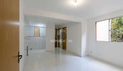 Apartamento reformado, 2 dormitórios, 1 vaga