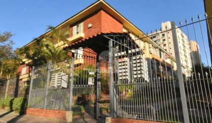Apartamento de 4dormitórios, sendo uma suite churrasqueira e sacada 85m2 bairro