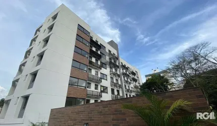 **Apartamento Semimobiliado 2 dormitórios  e duas vagas de garagem em Passo da A