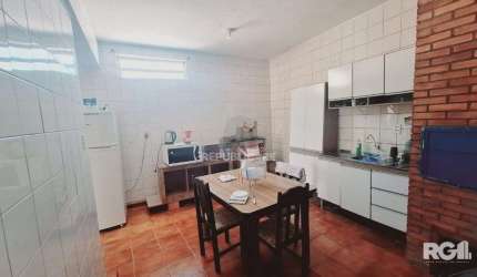 CASA COM 3 DORMITÓRIOS, 5 VAGAS, NO BAIRRO JARDIM CARVALHO, PORTO ALEGRE RS