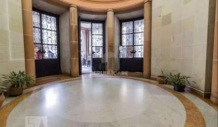 Apartamento no Edifício Sulacap, na Av Borges de Medeiros, Bairro Centro Históri