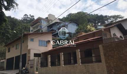 Casa com 5 quartos à venda na Cabeçudas, Itajaí  por R$ 2.500.000