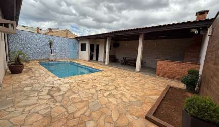 Casa Térrea com Piscina aquecida Cond. Ibiti do Paço / Sorocaba