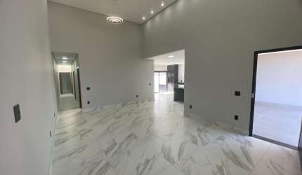 Casa Térrea com 3 Suítes, Piscina e Energia Sustentável, em Condomínio Competo - Sorocaba/SP