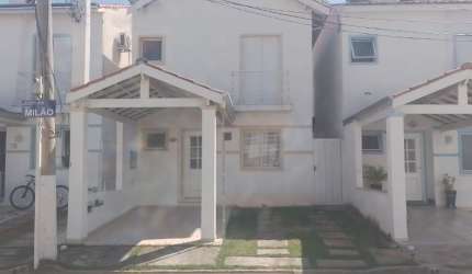 Casa em condomínio 3 dormitórios