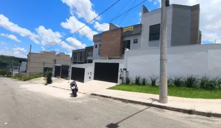 Linda casa de 3 quartos no Francisco Bernardino/ Jardim São João - Juiz de Fora - MG