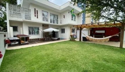 SOBRADO COM 2 SUÍTES CENTRO BALNEARIO PIÇARRAS