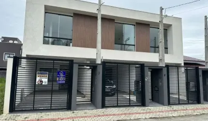 Sobrado, 3 suítes, 130m² com 2 vagas de garagem