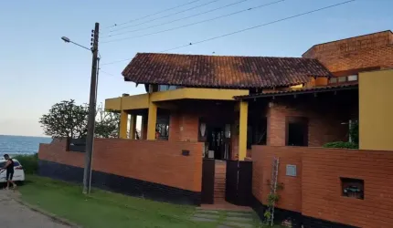Casa Vista Mar com 3 quartos sendo 1 suíte em Balneário Piçarras - SC
