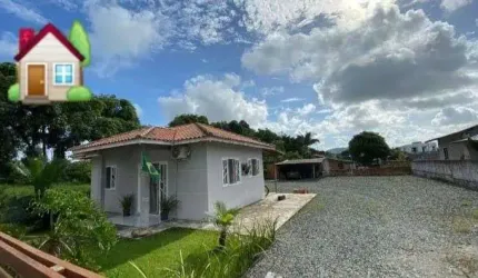 Casa com 2 dormitórios próxima ao Parque Beto Carrero