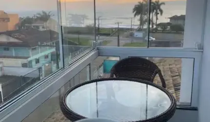 Apartamento Finamente Mobiliado a 200 metros do mar em Piçarras SC