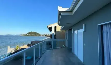 Sobrado frente mar 5 dormitórios Itajuba Barra Vellha SC