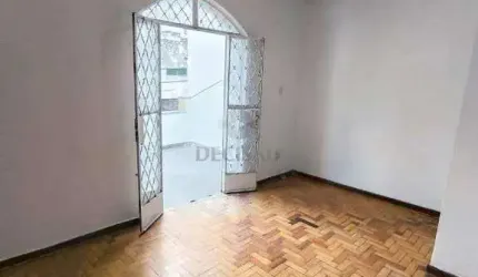 Casa Comercial - Localização Privilegiada no Floresta!