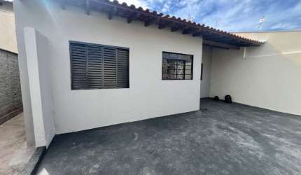 EXCELENTE CASA COM SUÍTE NO JARDIM PLANALTO
