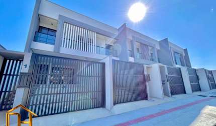 Sobrado geminado fase final de construção com 1 suíte mais 2 quartos e 2 vagas de garagem